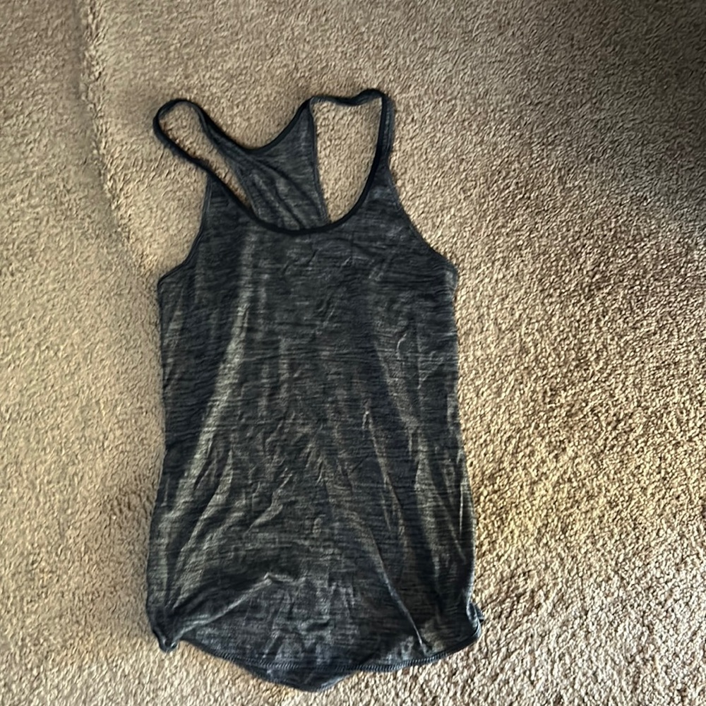 Lulu tank size small